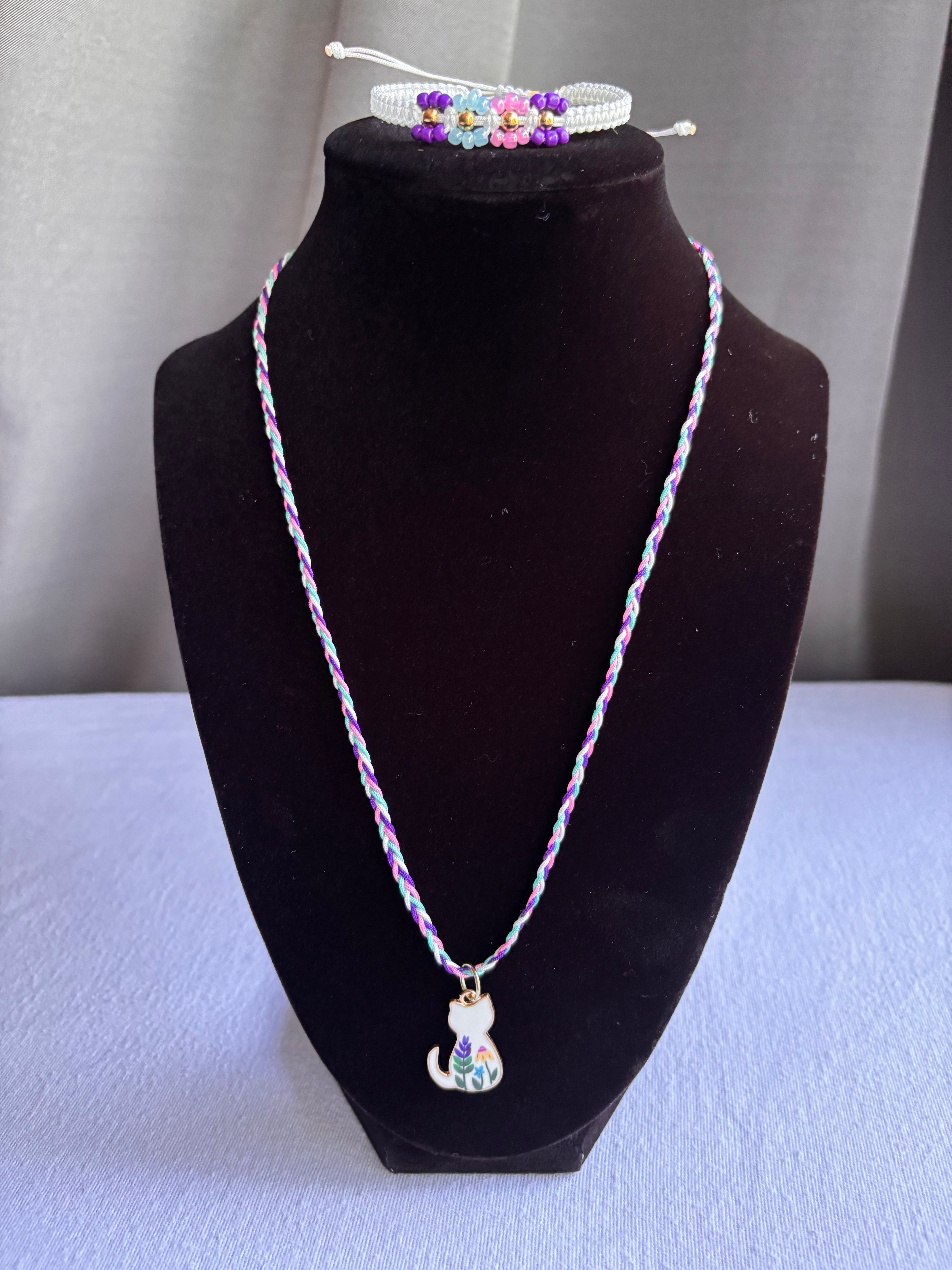 White Kitty with Flowers Charm Set